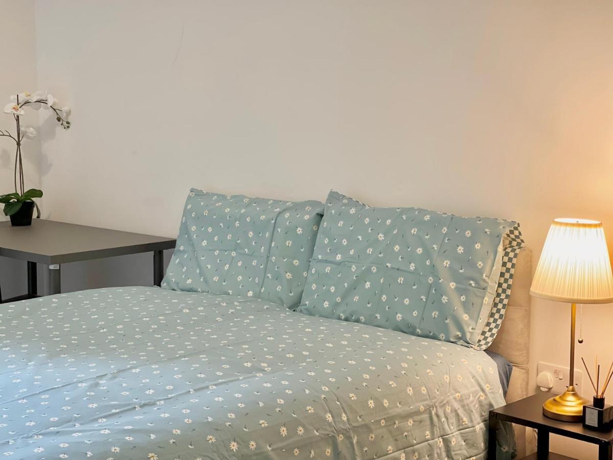 Modern Patio Flat Close To Sation & Canary Wharf Appartement