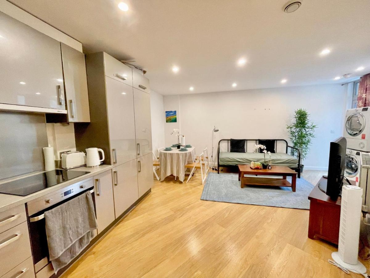Appartement Modern Patio Flat Close To Sation & Canary Wharf
